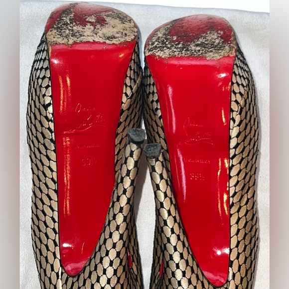 Christian Louboutin Cream and Black Lace Peep Toe Platform Pumps - Size 39.5 - Picture 7 of 11